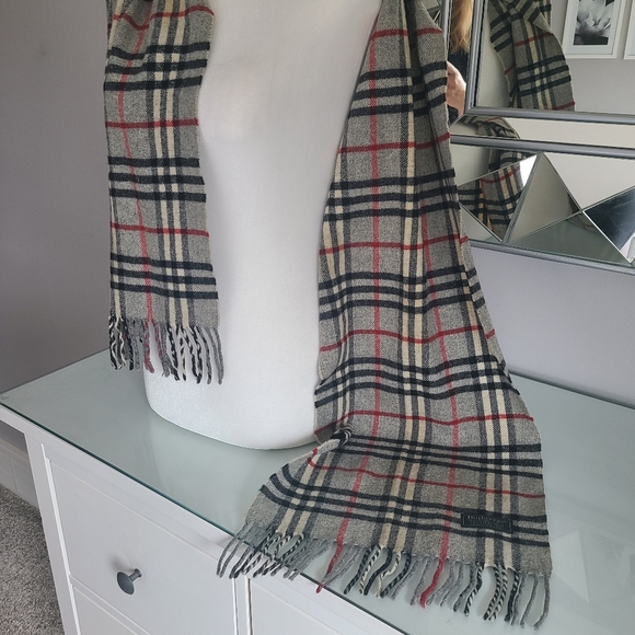 Burberry Lambswool Plaid Scarf - Picture 3 of 7